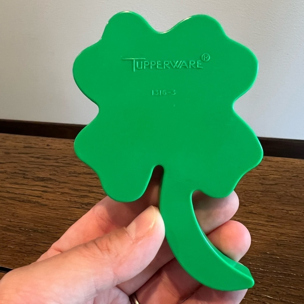 Vintage TUPPERWARE Shamrock Cookie‎ Cutter 1316-2 Sturdy Plastic